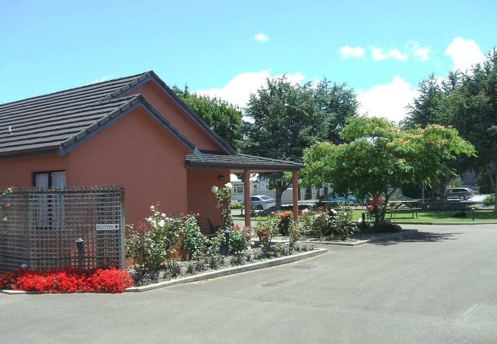 Pavilion Motel & Conference Centre Palmerston North Bagian luar foto