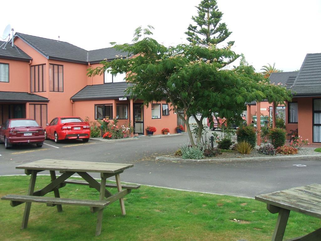 Pavilion Motel & Conference Centre Palmerston North Bagian luar foto