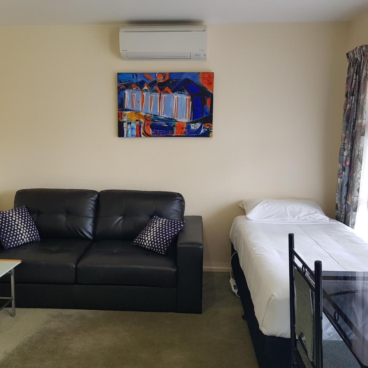 Pavilion Motel & Conference Centre Palmerston North Bagian luar foto