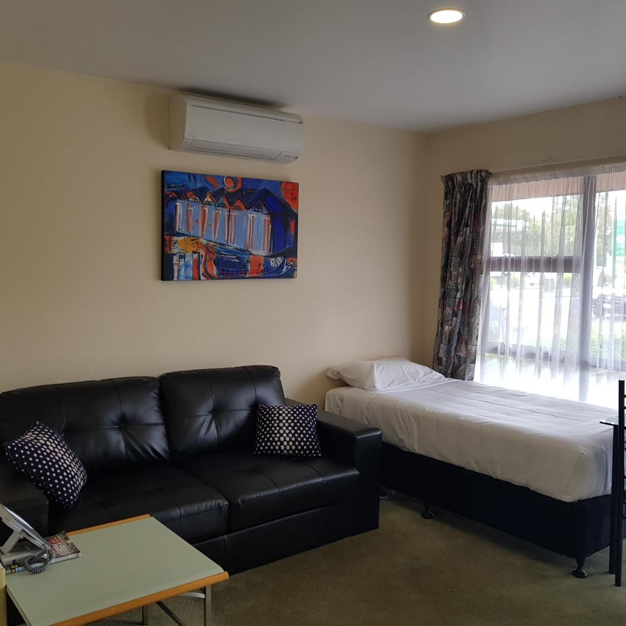 Pavilion Motel & Conference Centre Palmerston North Bagian luar foto