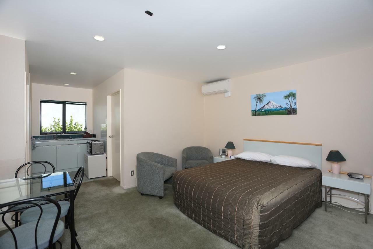 Pavilion Motel & Conference Centre Palmerston North Bagian luar foto