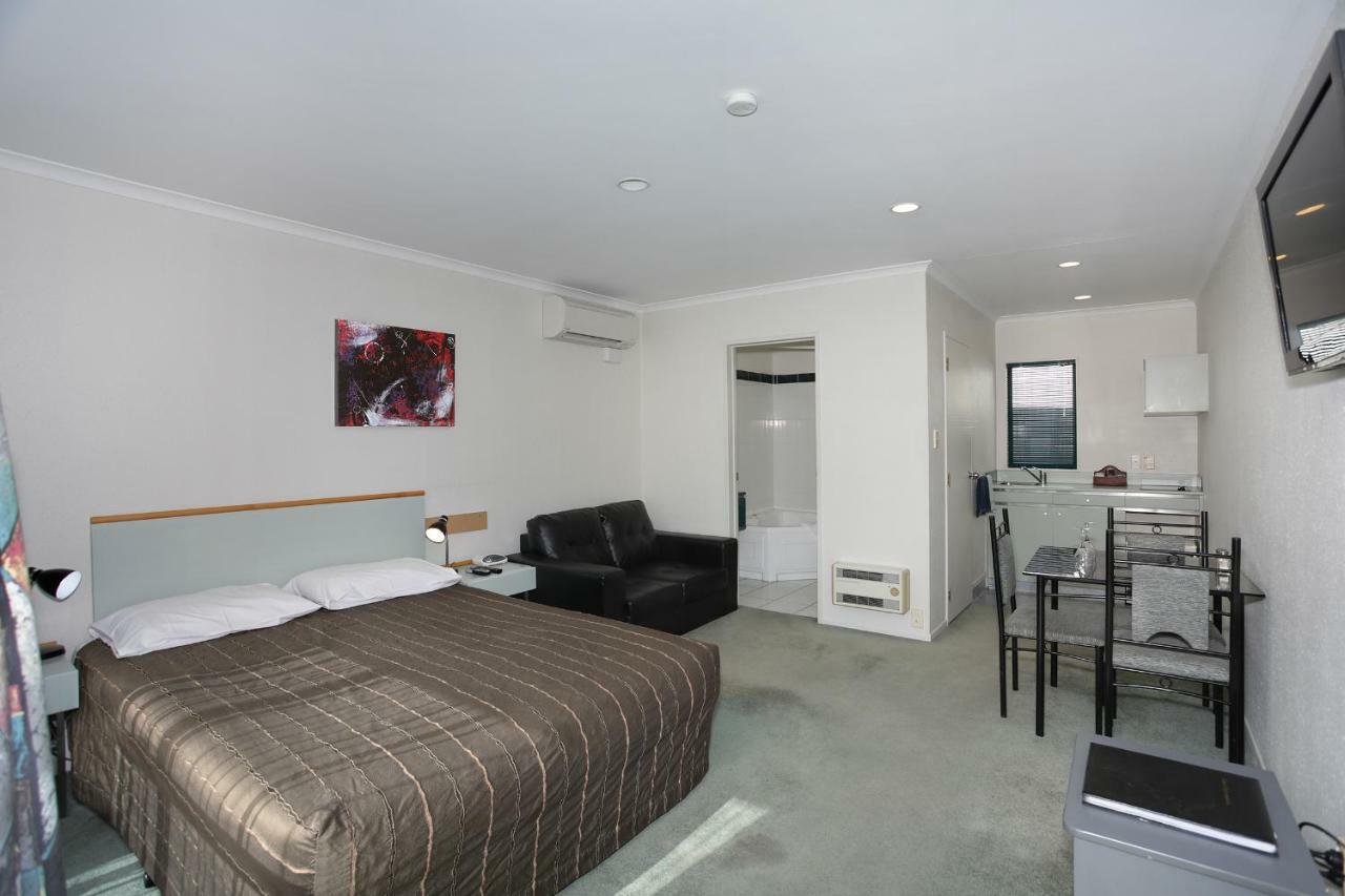 Pavilion Motel & Conference Centre Palmerston North Bagian luar foto