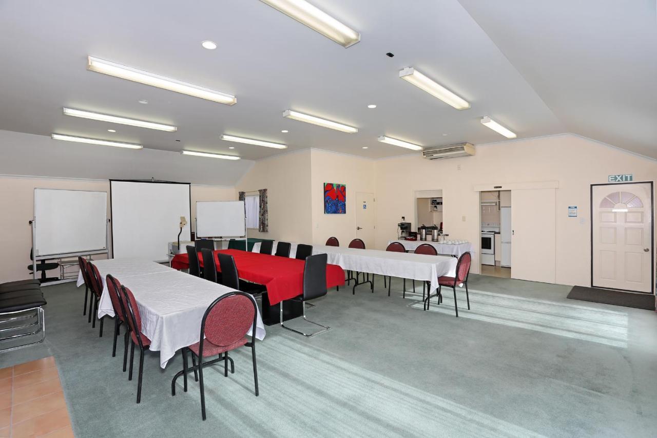Pavilion Motel & Conference Centre Palmerston North Bagian luar foto