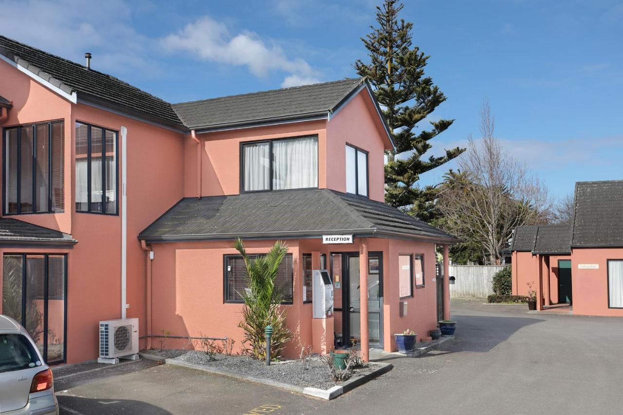Pavilion Motel & Conference Centre Palmerston North Bagian luar foto